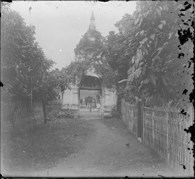 Une des porte d'entrée du Vat Xieng Thong de Luang Prabang
