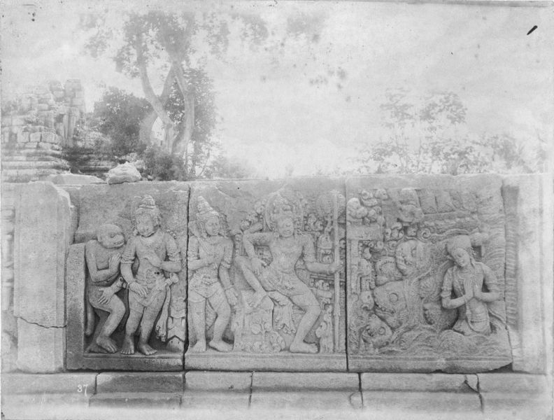 Candi Prambanan / Candi Lara Jonggrang, temple shivaîte : décor architectural EFEO_INDO00082