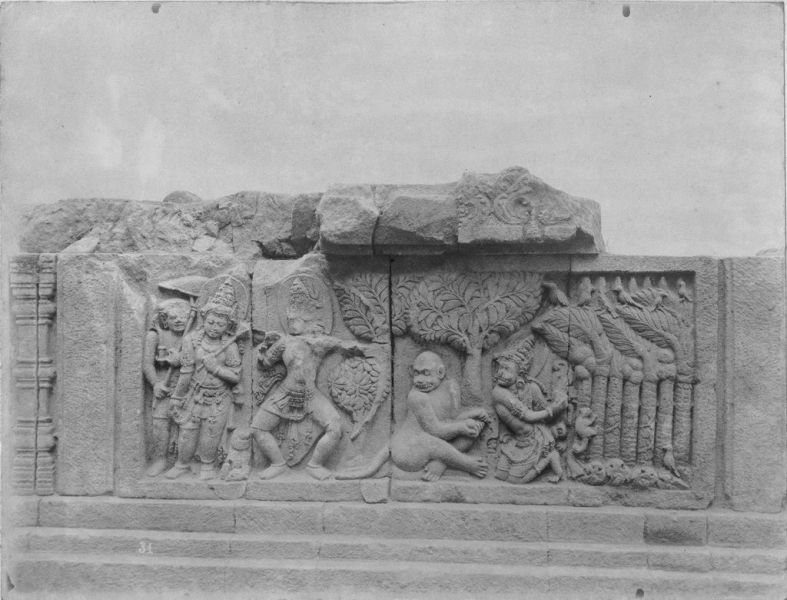 Candi Prambanan / Candi Lara Jonggrang, temple shivaîte : décor architectural EFEO_INDO00090