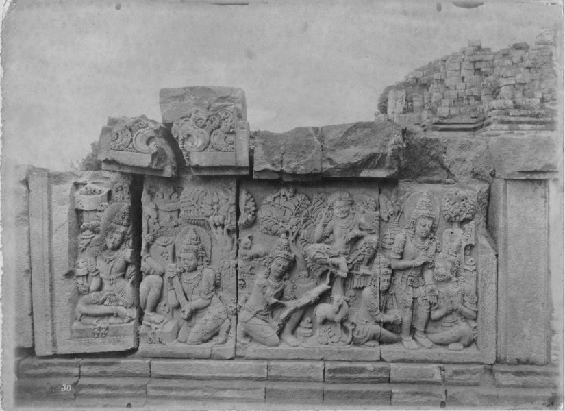 Candi Prambanan / Candi Lara Jonggrang, temple shivaîte : décor architectural EFEO_INDO00091