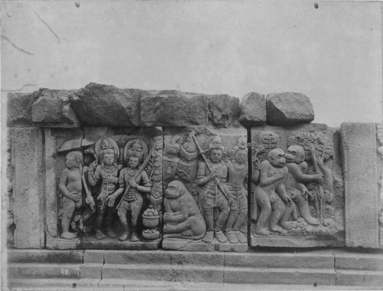 Candi Prambanan / Candi Lara Jonggrang, temple shivaîte : décor architectural EFEO_INDO00092