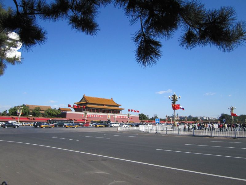 Critère 4, "une photo sur une monument officiel" : Tiananmen et la Place Tiananmen EFEO_JUW00005