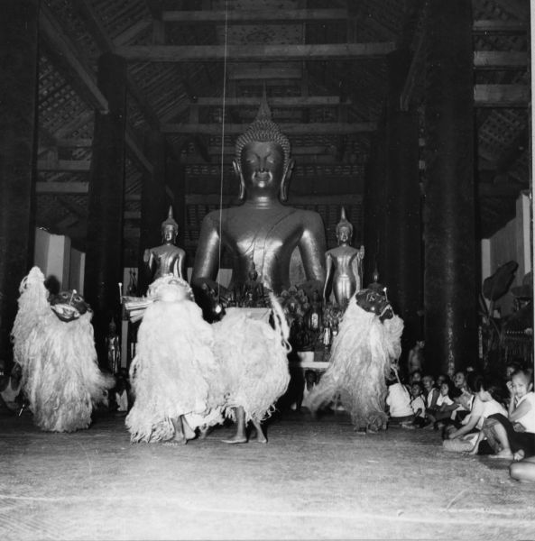 Danse des masques Pou Gneu et Gna Gneu, fête du nouvel an bouddhique, Vat Vixun, Luang Prabang