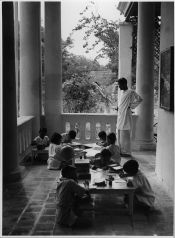 École dans le Punjab, entre 1945 et 1948
Trường học ở bang Punjab, giai đoạn 1945-1948  (EFEO_INDE00169)