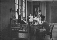 Học Viện Viễn Đông Bác Cổ Pháp (Hà Nội), phòng Tư liệu ảnh và phòng Kĩ thuật ảnh

École française d’Extrême-Orient (Hanoi), service photographique, et son laboratoire