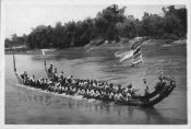 Course de barques sur la rivière Nan, 1940 
Đua thuyền trên sông Nan, năm 1940 (EFEO_THA08263)