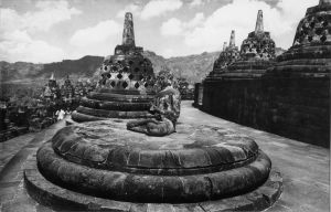 Première terrasse circulaire du Candi Borobudur