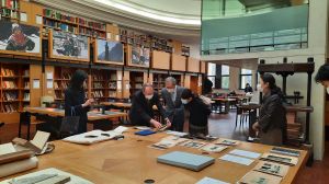 Visite de l'ambassadeur du Japon à la bibliothèque de l'EFEO le 16 février 2021