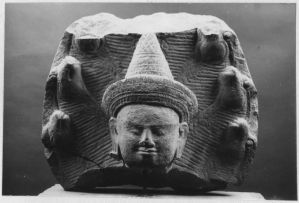 Ronde-bosse : tête de Buddha EFEO_CAM19006_2