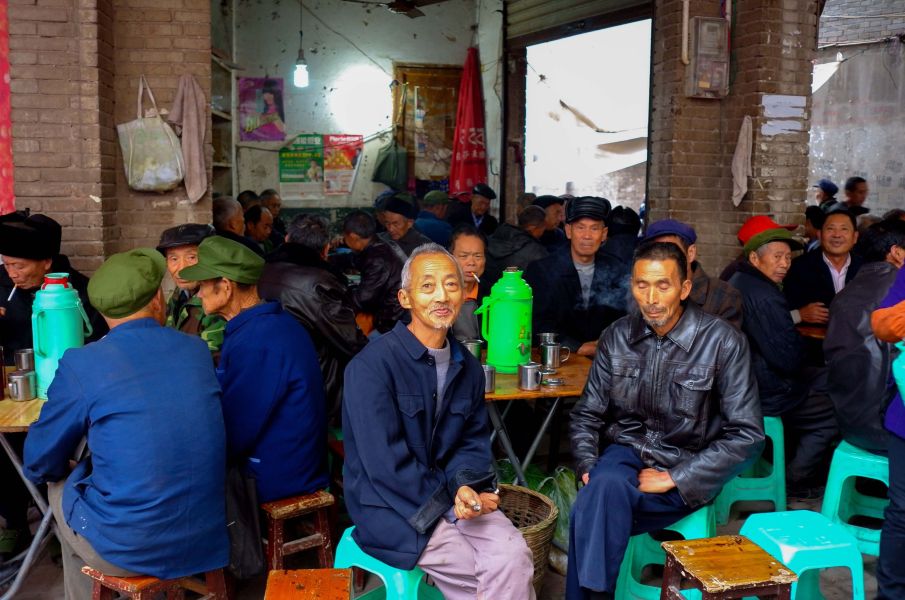 Farmers enjoying tea at a local teahouse EFEO_ELUM00001
