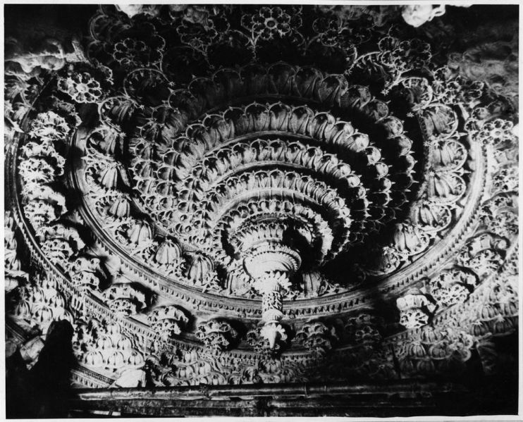 Le temple de Dilwara : plafond sculpté EFEO_INDE00204