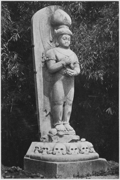 Statue sur fond de stèle représentant Bhairava EFEO_INDO00023