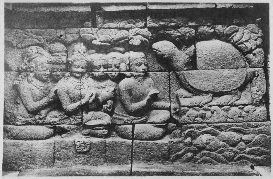 Bas-relief de Borobudur : représentation d'un jataka EFEO_INDO00129