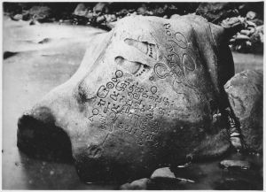 Inscription sur roc en sanskrit