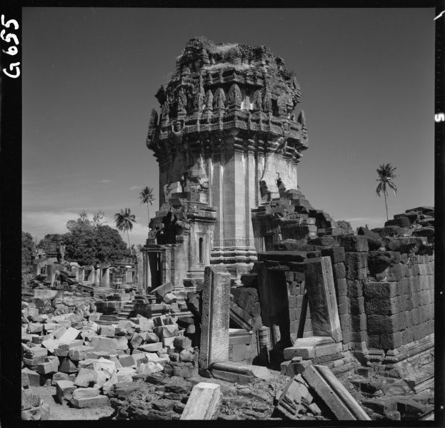 Le temple après les premiers dégagements en 1957