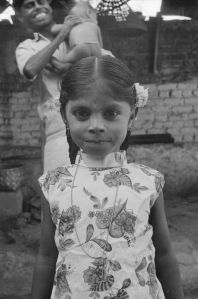Mel Seval, maison de Vel. (Mujannar), portrait d'une petite fille EFEO_REIM08232