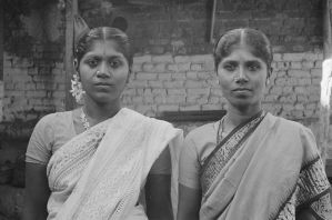Mel Seval, maison de Vel. (Mujannar), portrait de deux femmes EFEO_REIM08236