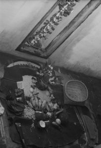 Mel Seval, maison Mujannar, rituel pour la bénédiction d'une nouvelle maison, offrandes EFEO_REIM08274