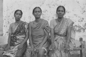 Mel Seval, maison Mujannar, portrait de trois femmes EFEO_REIM08314