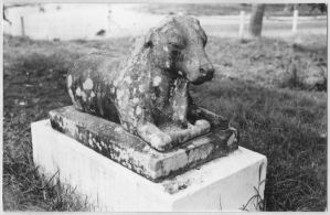Sculpture en ronde-bosse d'un Nandin couché EFEO_VIE00724_d